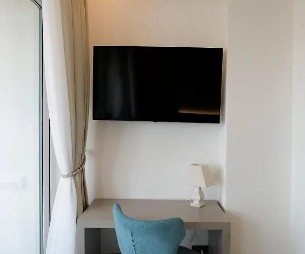 Vistamare Luxury Retreat