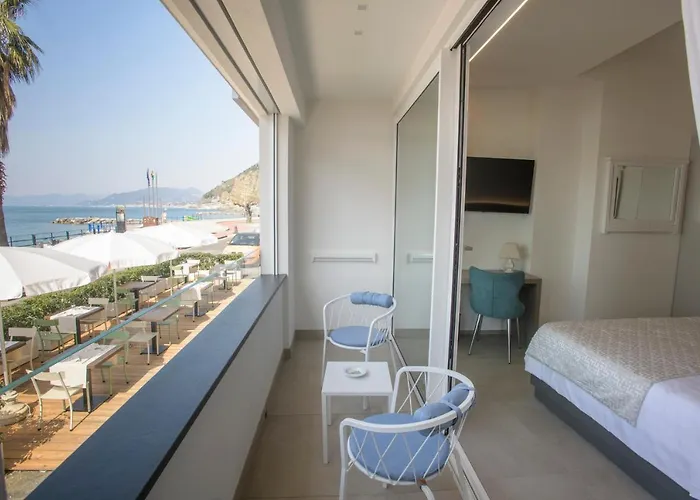 Vistamare Luxury Retreat アパート