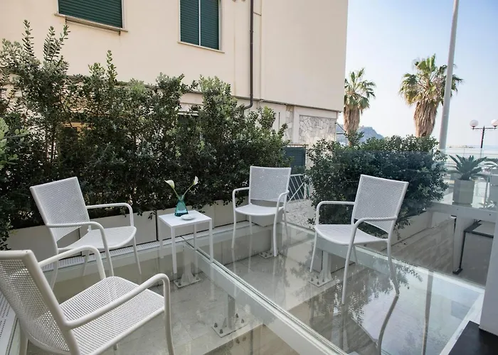 Vistamare Luxury Retreat アパート